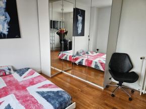 Une chambre chez Christina 250m de la plage